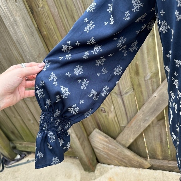 Michael Stars Pleated Front Flocking Print Navy Blue Peasant Blouse - Picture 8 of 13